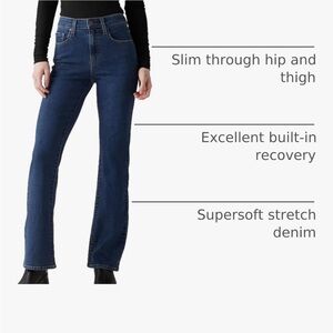 Levi's Women's Dark Blue Straight Leg Jeans. 60% cotton. Zipper fly.